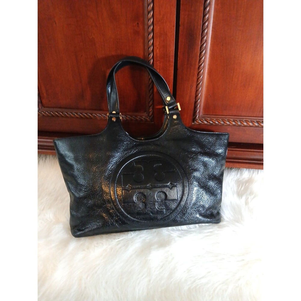 TORY BURCH CLASSIC BOMBE LEATHER TOTE w/LARGE EMBOSSED SIGNATURE LOGO